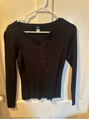 Old Navy Black Ribbed Henley Lettuce-Edge Long Sleeve Top
